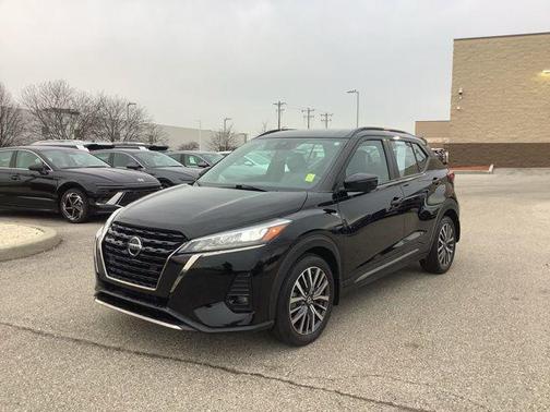 2021 Nissan Kicks SR