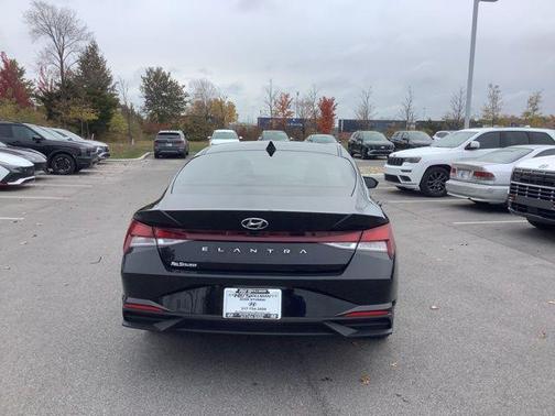 2022 Hyundai ELANTRA SEL