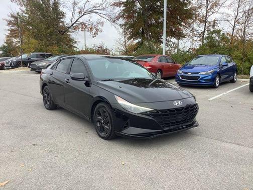 2022 Hyundai ELANTRA SEL