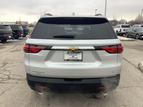 2022 Chevrolet Traverse LT Cloth