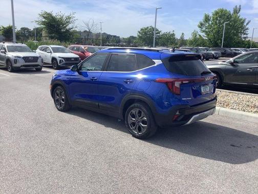 Neptune Blue 2024 Kia Seltos S