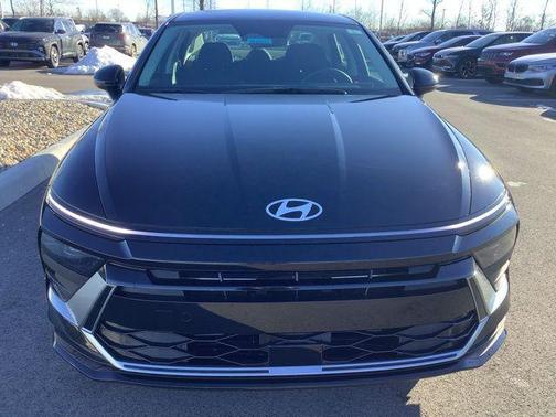 2025 Hyundai SONATA SE