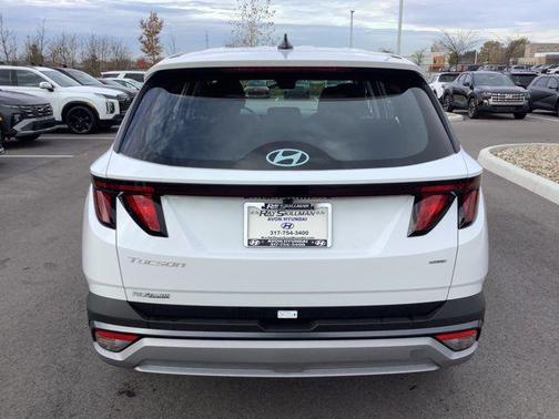 2025 Hyundai TUCSON SE