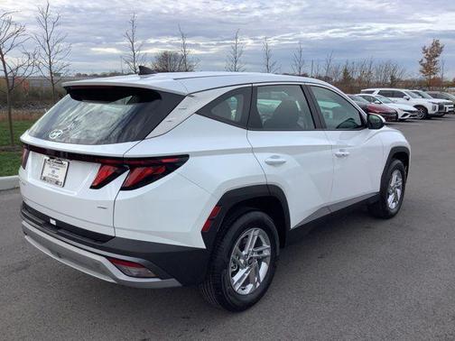 2025 Hyundai TUCSON SE