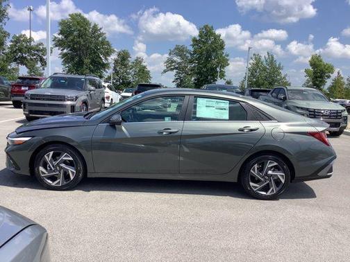 2025 Hyundai ELANTRA Limited