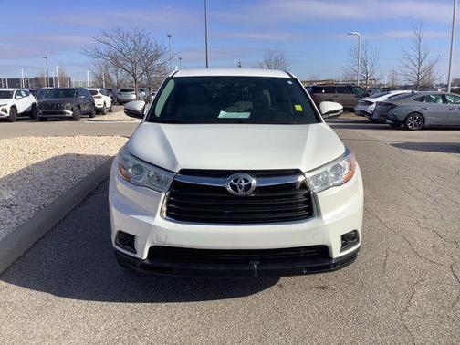 2016 Toyota Highlander LE