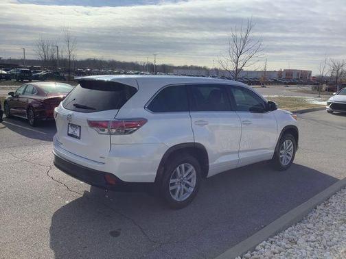 2016 Toyota Highlander LE