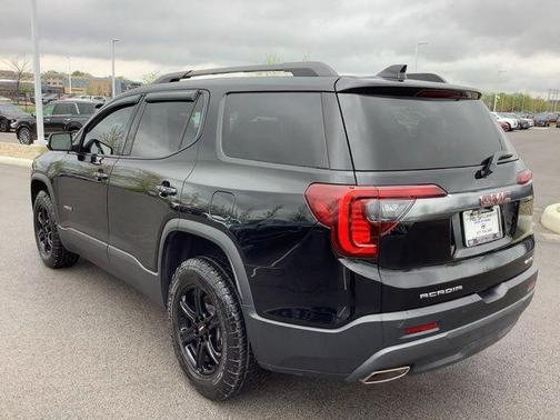 2022 GMC Acadia AWD AT4