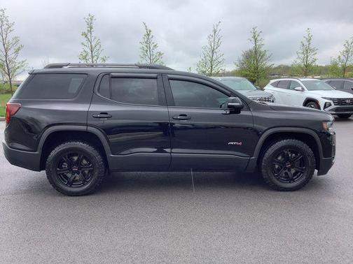 2022 GMC Acadia AWD AT4