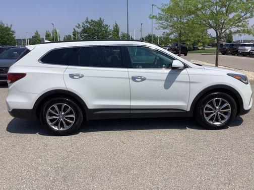 2017 Hyundai SANTA FE SE