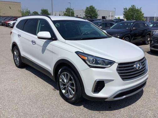 2017 Hyundai SANTA FE SE