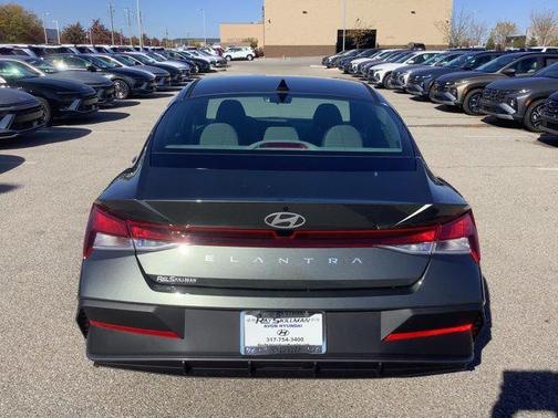 2026 Hyundai ELANTRA SE