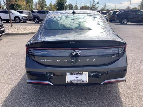 2026 Hyundai SONATA Hybrid SE