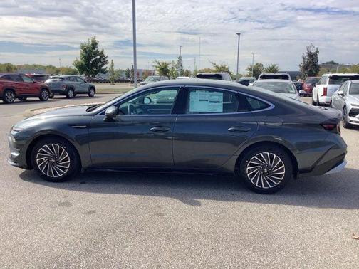 2026 Hyundai SONATA Hybrid SE