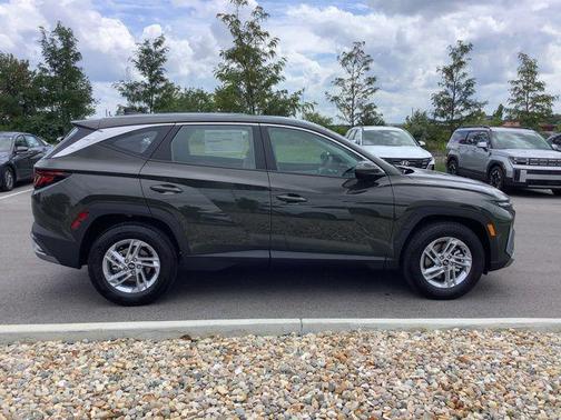 2025 Hyundai TUCSON SE