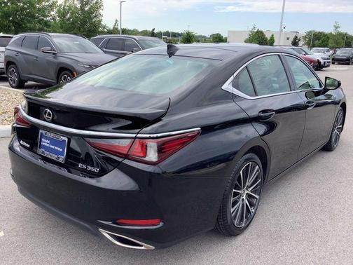 2022 Lexus ES 350 Base