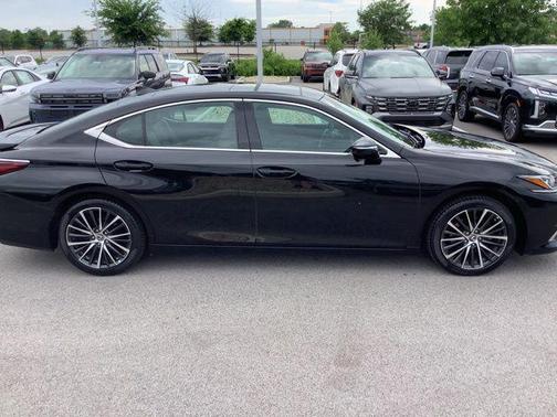 2022 Lexus ES 350 Base