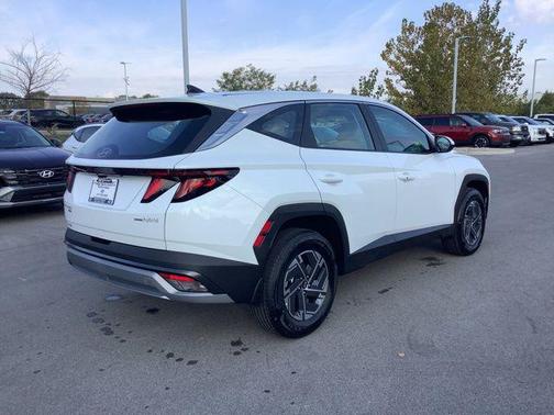 2026 Hyundai TUCSON Hybrid Blue SE