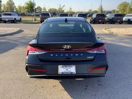 2025 Hyundai ELANTRA Limited