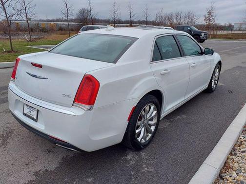 2016 Chrysler 300 S