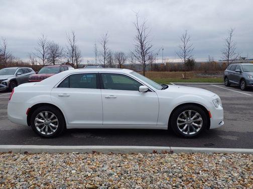 2016 Chrysler 300 S