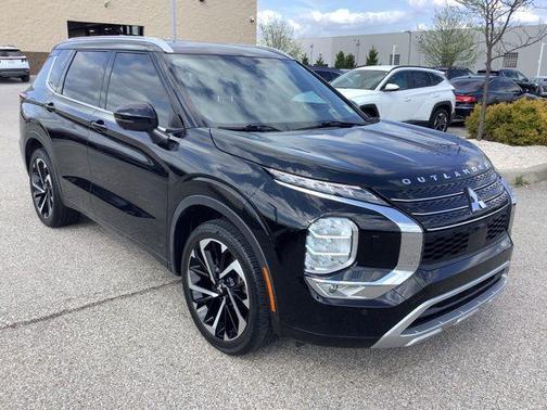 Black 2022 Mitsubishi Outlander SEL 2.5 S-AWC