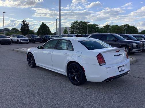 Bright White Clearcoat 2022 Chrysler 300 S