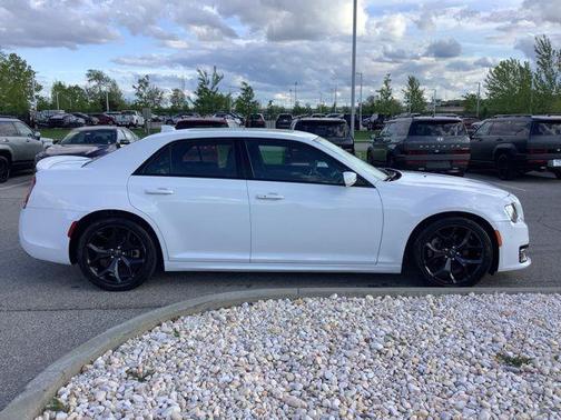 Bright White Clearcoat 2022 Chrysler 300 S