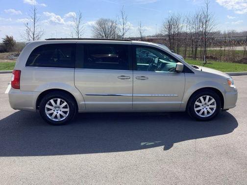 2014 Chrysler Town & Country Touring