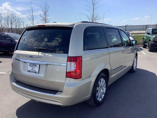 2014 Chrysler Town & Country Touring