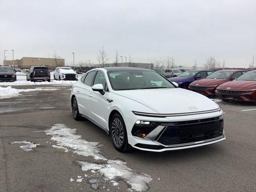 2025 Hyundai SONATA Hybrid Limited
