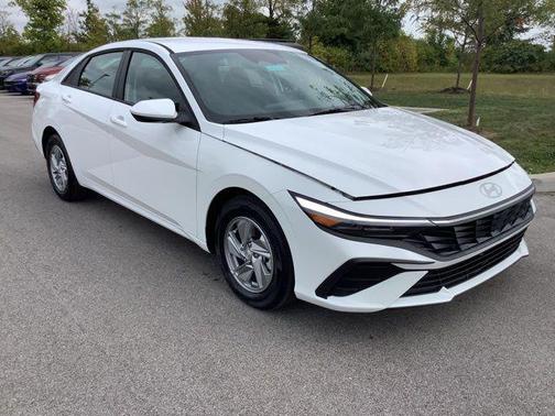 2025 Hyundai ELANTRA SE