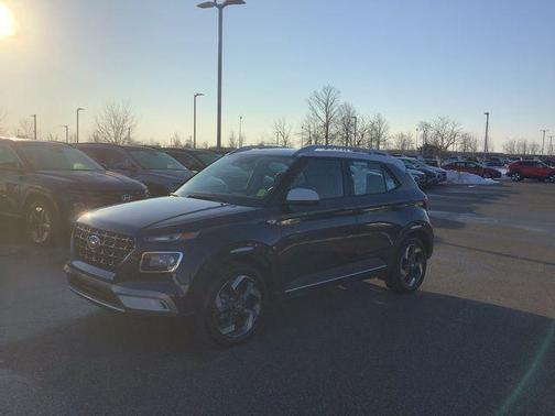 2026 Hyundai VENUE SEL w/Two-Tone Roof