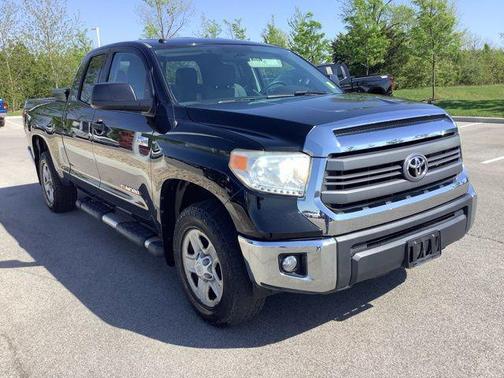 Black 2015 Toyota Tundra SR5