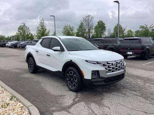 Atlas White 2024 Hyundai SANTA CRUZ SEL