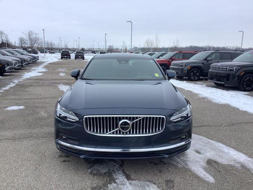 2023 Volvo S90 B6 Ultimate