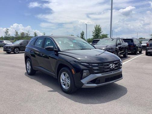 2025 Hyundai TUCSON SE