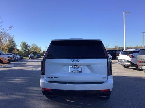 Crystal White Tricoat 2024 Cadillac Escalade Sport Platinum