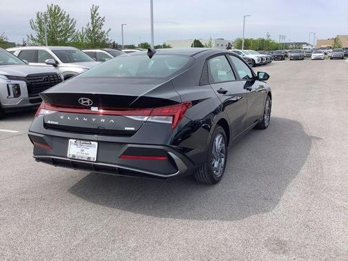2025 Hyundai ELANTRA HEV Blue