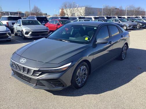 2024 Hyundai ELANTRA SEL