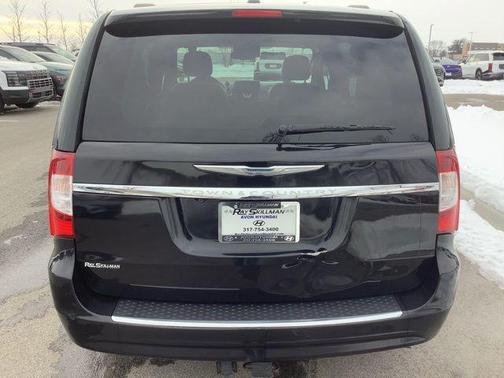 2014 Chrysler Town & Country Touring