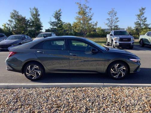 2025 Hyundai ELANTRA Sport