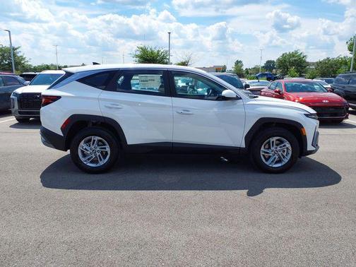 2025 Hyundai TUCSON SE