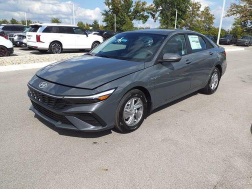 2025 Hyundai ELANTRA SE