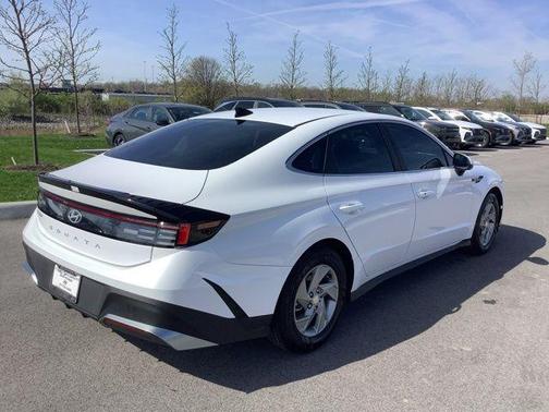 2025 Hyundai SONATA SE
