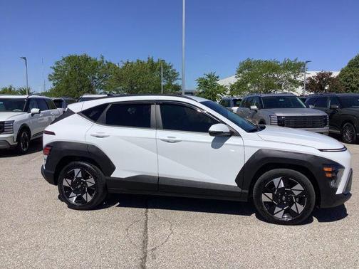 Atlas White 2024 Hyundai KONA SEL