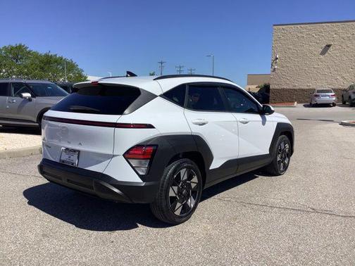 Atlas White 2024 Hyundai KONA SEL