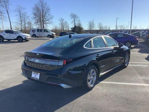 2025 Hyundai SONATA SE