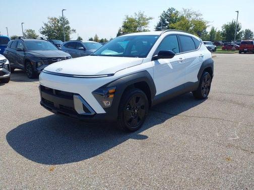 Atlas White 2027 Hyundai KONA SEL Sport