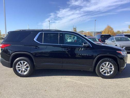 2021 Chevrolet Traverse LT Cloth